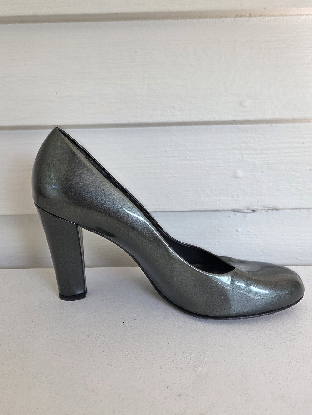 Stuart Weitzman Classic Women's Metallic Olive Green Leather Heeled Pump Size 8
